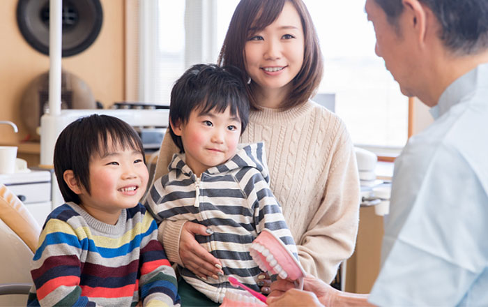 お子さんの矯正治療中、保護者の方が担う役割：歯科医師とのコミュニケーション