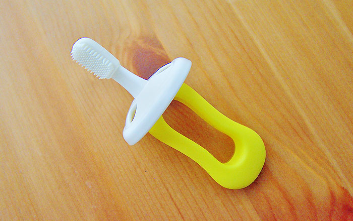 安全リング付きの子供用歯ブラシ