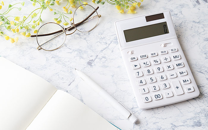 自分に合った入れ歯を選ぶ5つのポイント：④ 予算と長期的なコストを考える