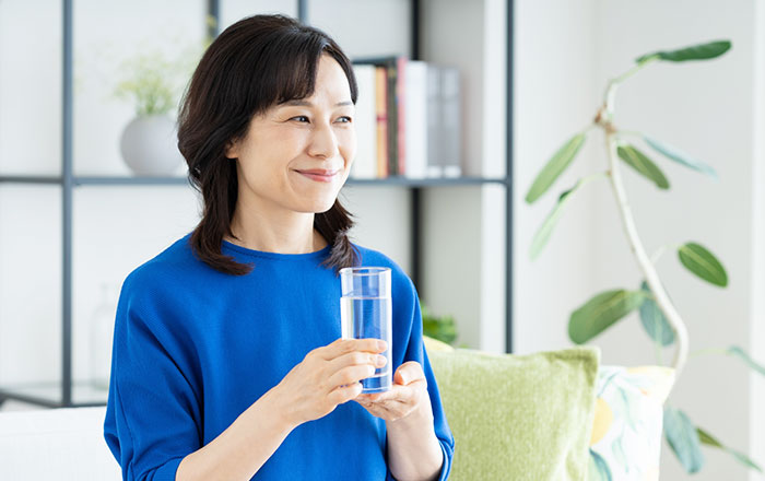 加齢に負けないお口のケア：お口の潤いを保つ工夫をする