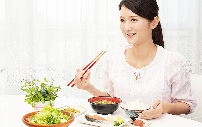 歯並びを守る正しい対策法：よく噛む食習慣