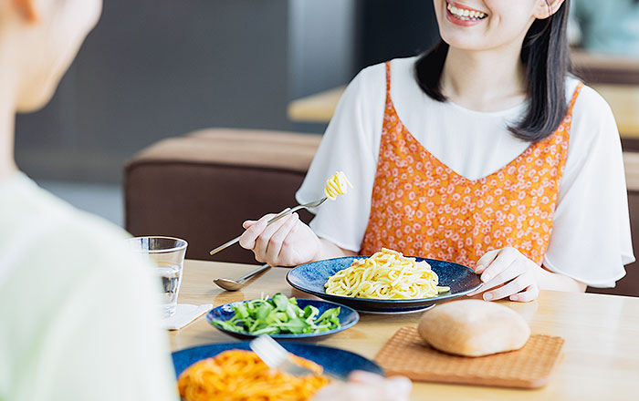 歯並びに悪影響を与える習慣：⑤ 柔らかい食事・噛む回数の少なさ