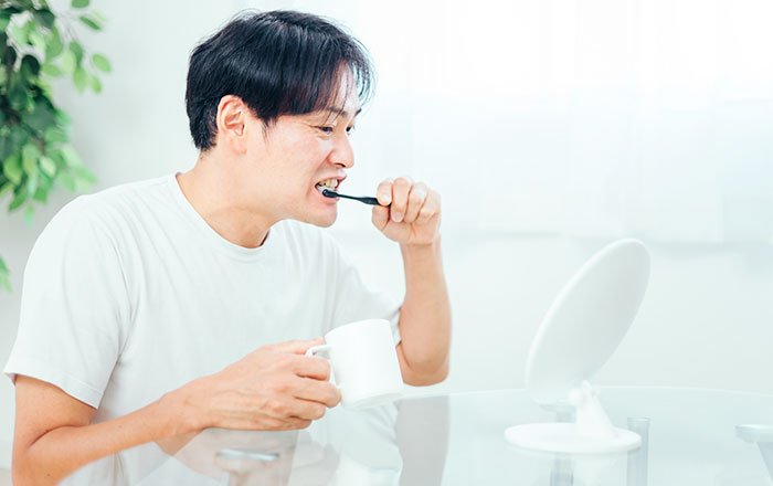 手磨き用歯ブラシのデメリット:力の入れすぎで歯・歯茎を傷つけるリスクがある